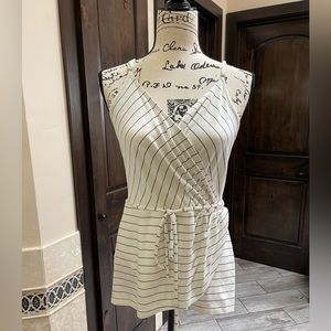 Market and Spruce Womens top